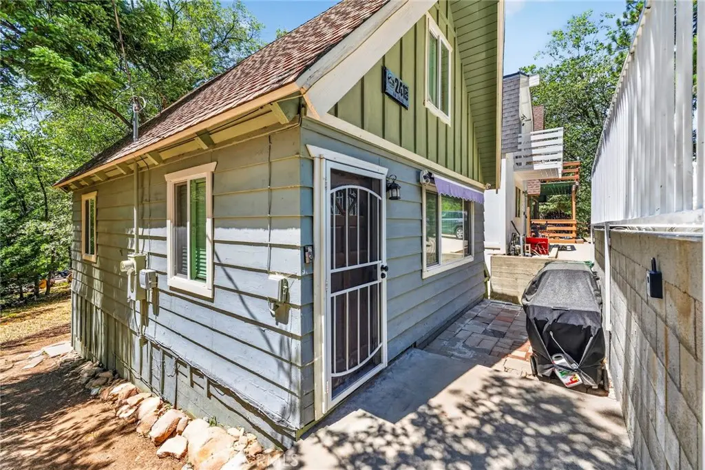 2418 Fir, Running Springs, CA — listing photo 1