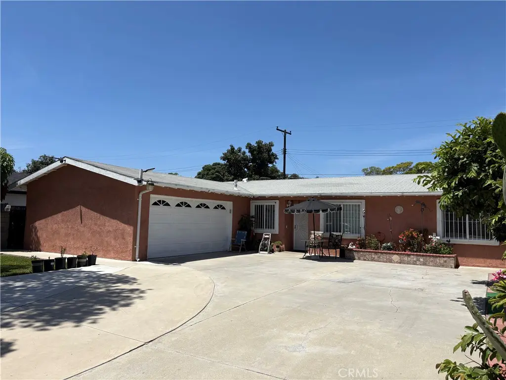 Single Family Residence for sale at 1622 S Pacific, Santa Ana, CA featuring 4 beds and 2 baths