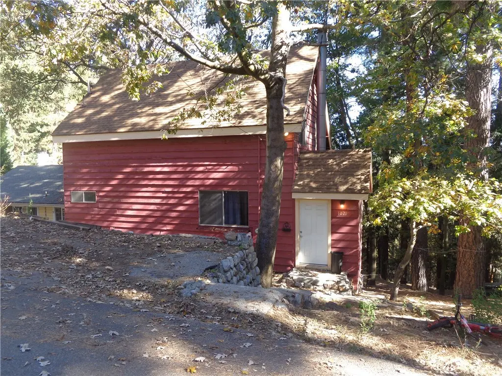 1021 Coulter Pine, Crestline, CA — listing photo 1