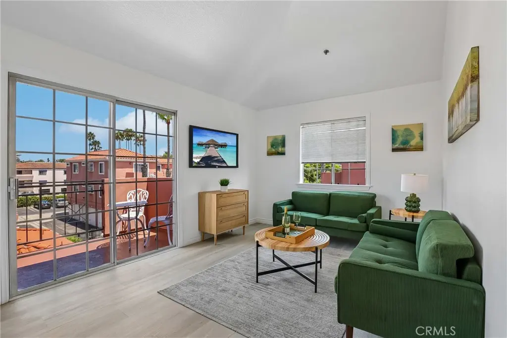409 Utica A11, Huntington Beach, CA — listing photo 1