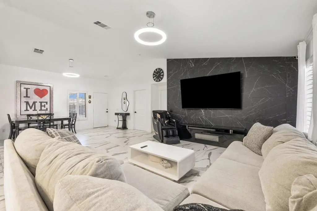 37851 Hollister Drive, Palm Desert, CA — listing photo 1