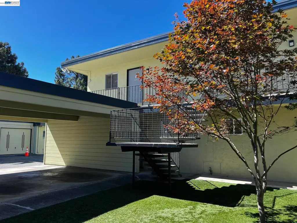 Residential Lease for rent at 36976 Mulberry St, Newark, Alameda County, CA featuring 1 bed and 1 bath