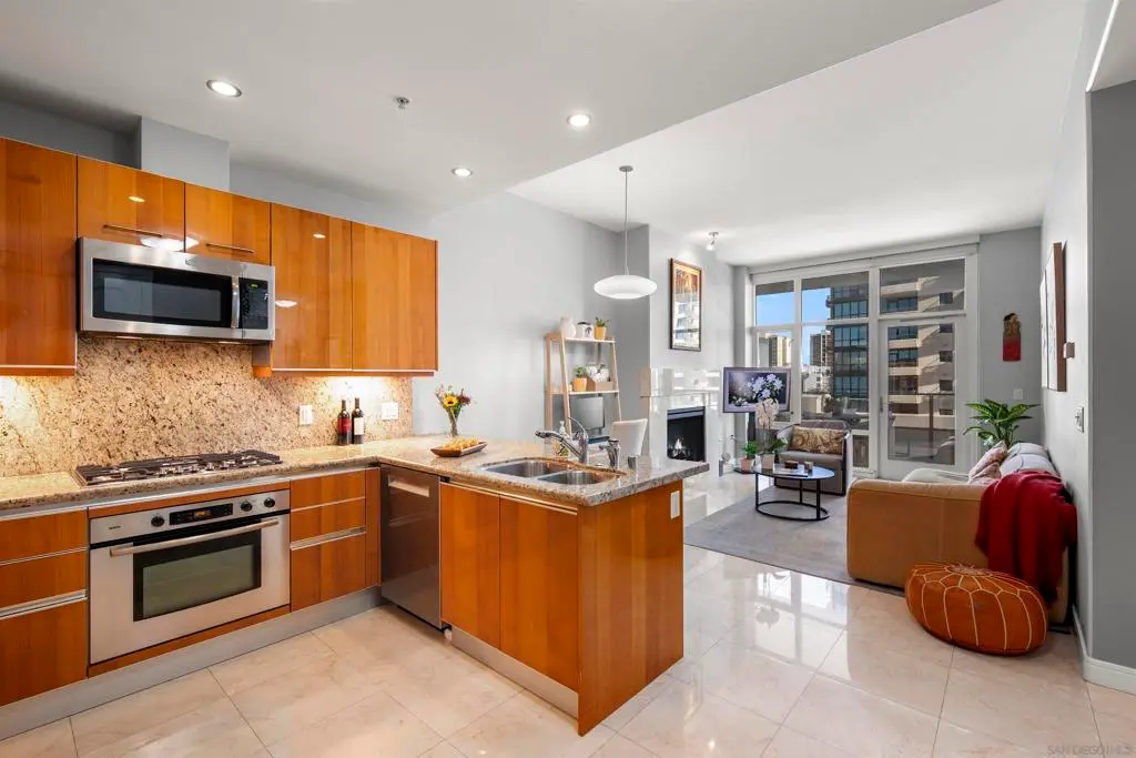 Condominium for sale at 550 Front St 302, San Diego, CA featuring 1 bed and 1 bath