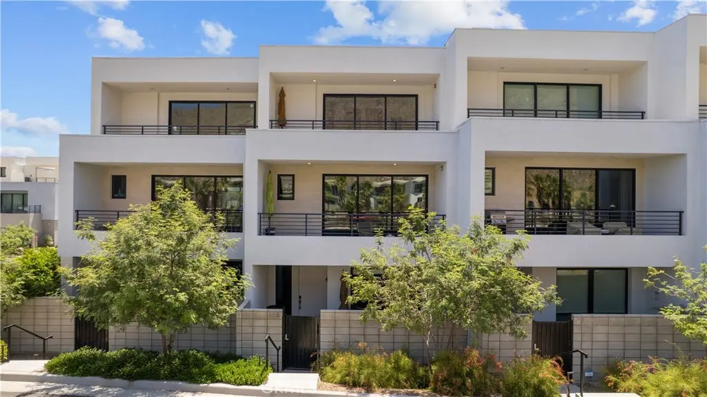 958 Cameron Center, Palm Springs, CA — listing photo 1