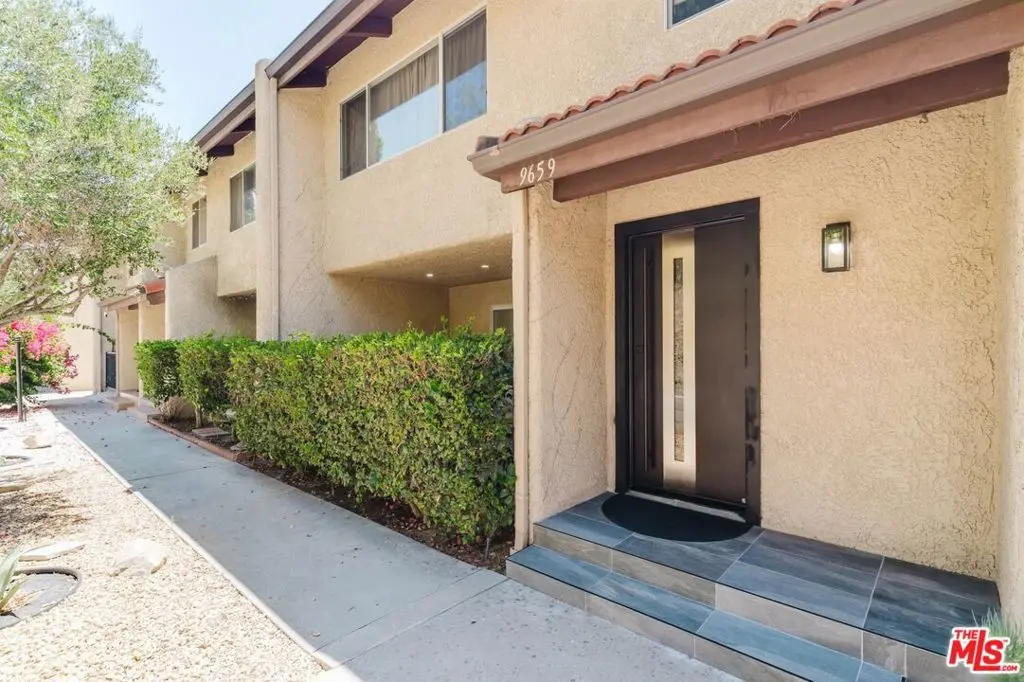 9659 Via Torino 149, Burbank, CA — listing photo 1