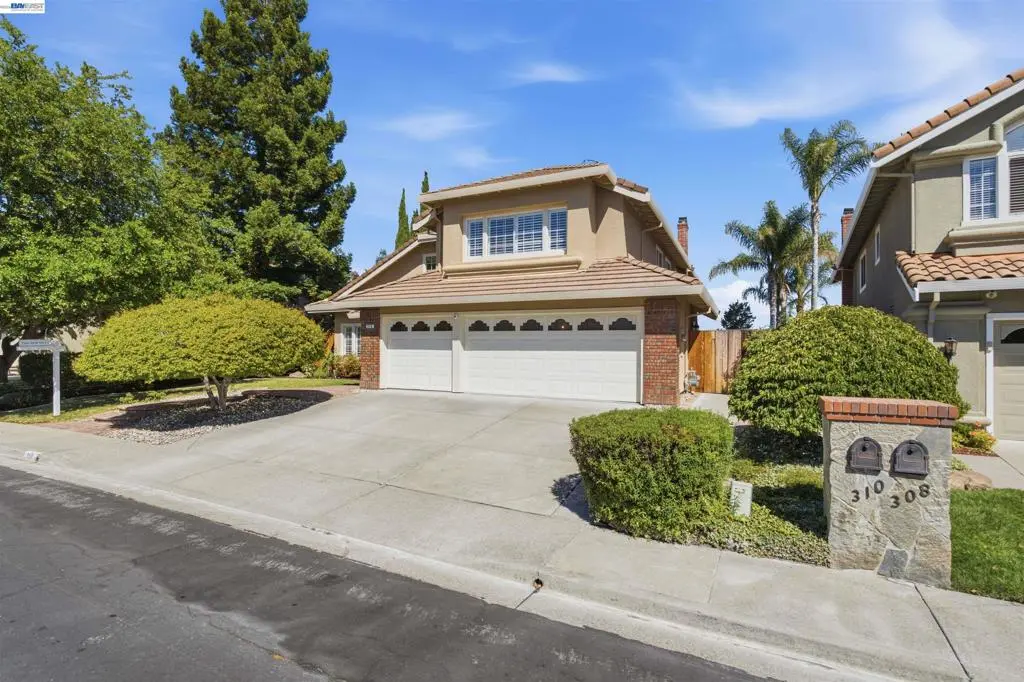 Single Family Residence for sale at 310 Sunset Dr, Danville, CA featuring 5 beds and 3 baths