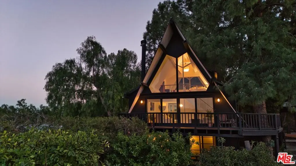 19995 Sischo Drive, Topanga, CA — listing photo 1