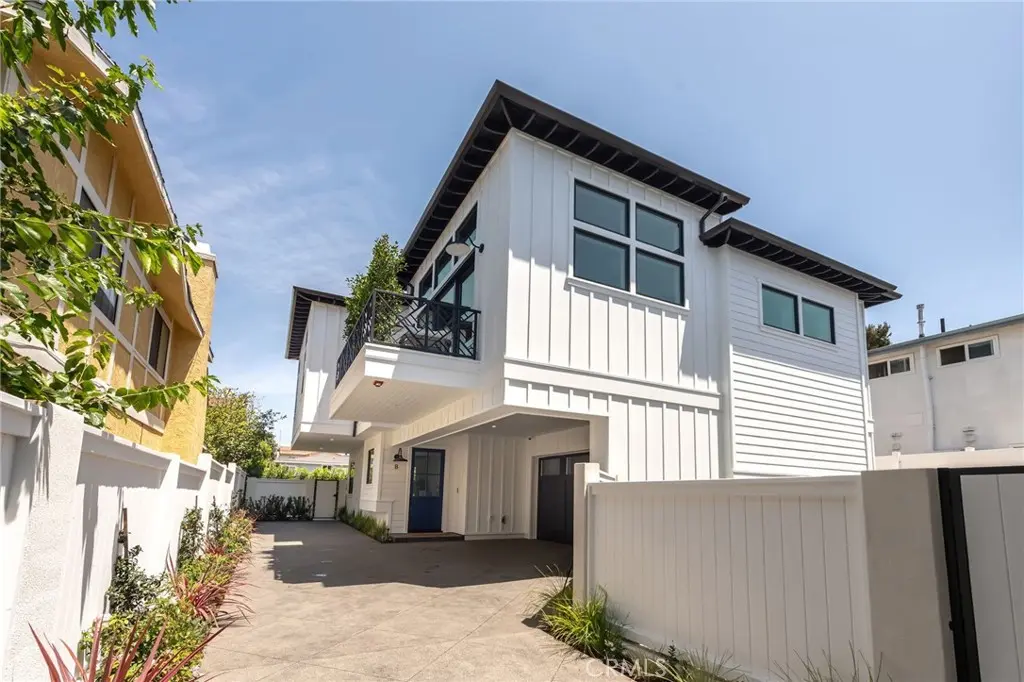 2303 Marshallfield Lane B, Redondo Beach, CA — listing photo 1