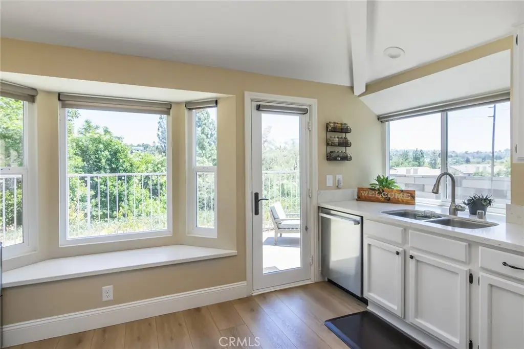 22914 Banyan Place 202, Saugus, CA — listing photo 1