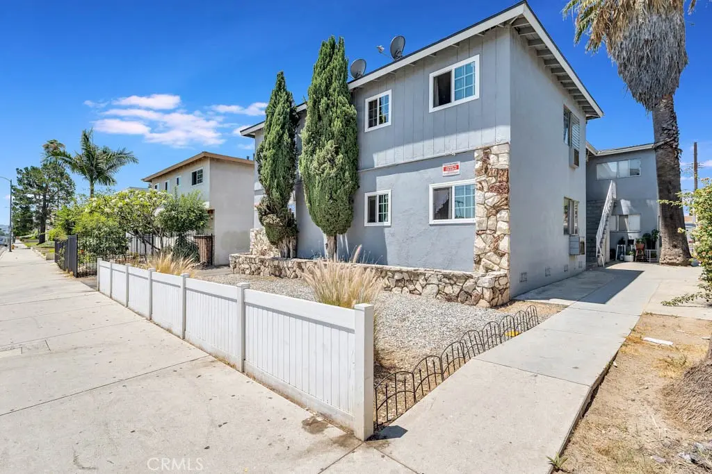 6925 Whitsett, North Hollywood, CA — listing photo 1