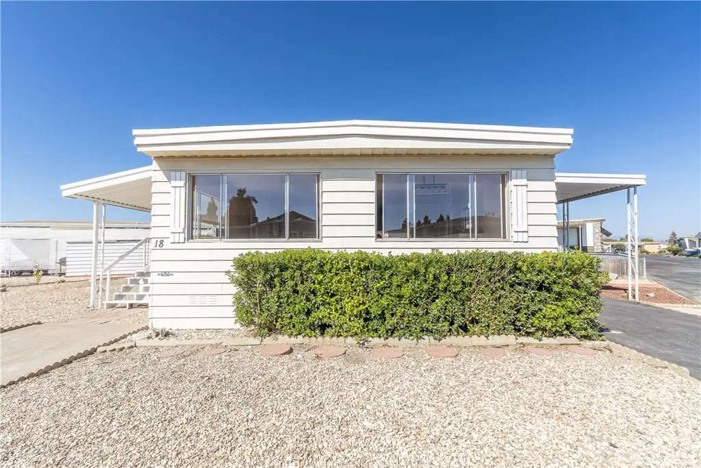 1701 S Thornburg 18, Santa Maria, CA — listing photo 1