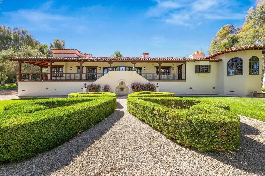 Residential Lease for rent at 5443 Calzada Del Bosque, Rancho Santa Fe, San Diego County, CA featuring 4 beds and 4 baths