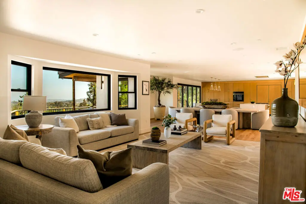 Single Family Residence for sale at 122 Patrician Way, Pasadena, CA featuring 6 beds and 7 baths