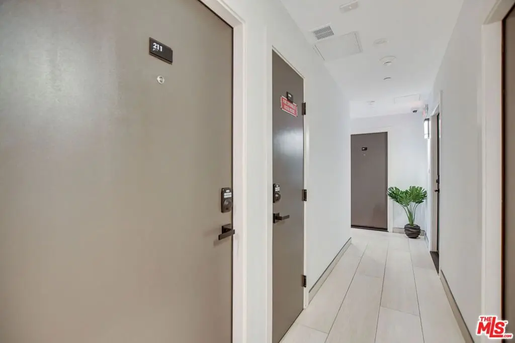 Apartment for rent at 946 S Ridgeley Drive 211, Los Angeles, CA featuring 1 bed and 1 bath