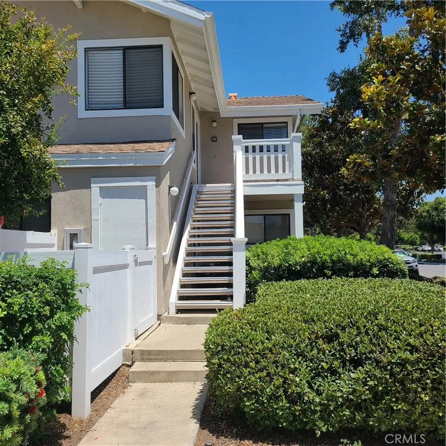 Residential Lease for rent at 125 Tarocco, Irvine, Orange County, CA featuring 2 beds and 2 baths