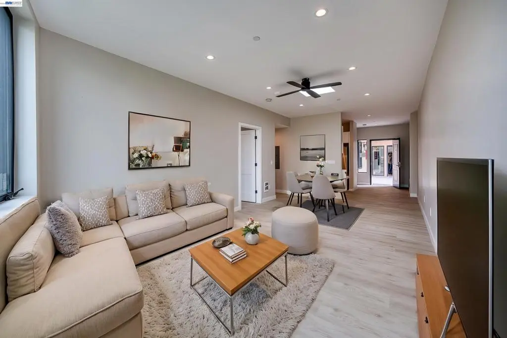 Residential Lease for rent at 4202 Telegraph Ave, Oakland, CA featuring 2 beds and 1 bath