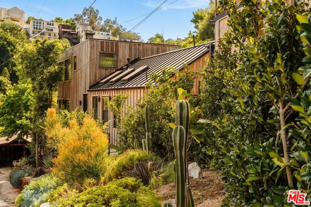 Residential Lease for rent at 8550 Ridpath Drive, Los Angeles, Los Angeles County, CA featuring 3 beds and 2 baths