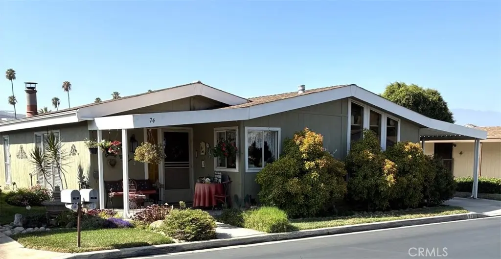 Manufactured In Park for sale at 13381 Magnolia Avenue 74, Corona, CA featuring 3 beds and 2 baths