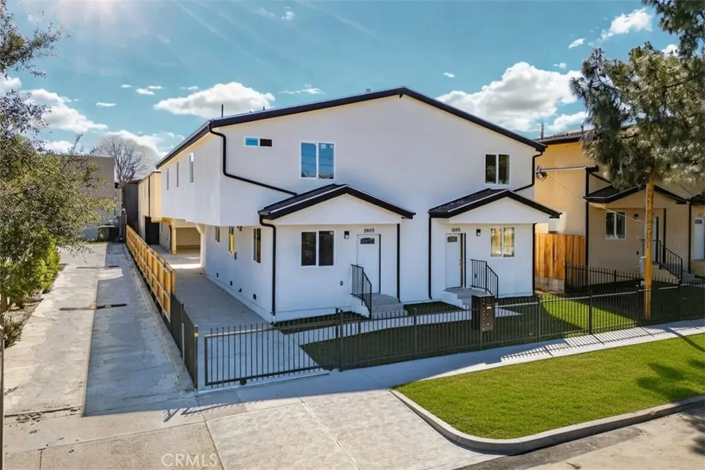 Residential Lease for rent at 1654 Murchison Street, Los Angeles, Los Angeles County, CA featuring 4 beds and 5 baths