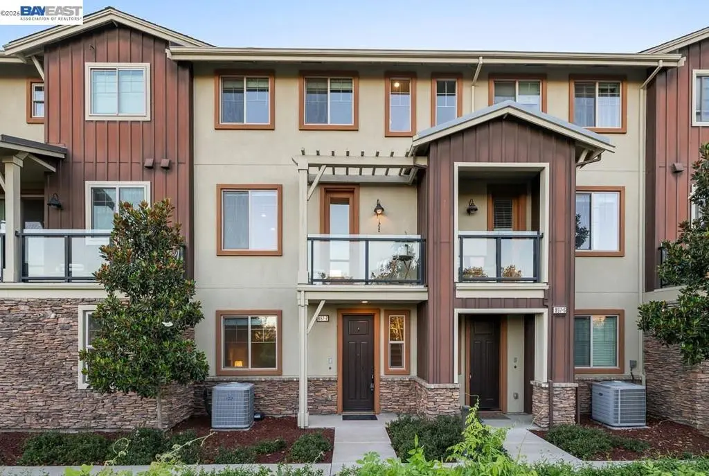 Condominium for sale at 897 Tranquility Cir 7, Livermore, CA featuring 3 beds and 4 baths
