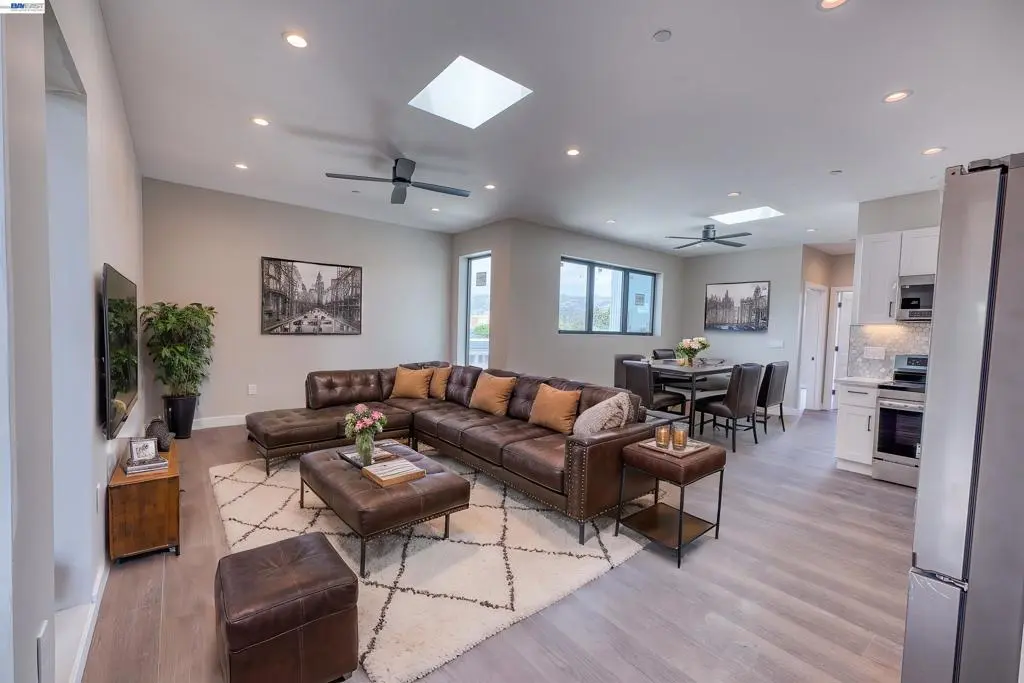 Residential Lease for rent at 4202 Telegraph Ave, Oakland, CA featuring 2 beds and 1 bath