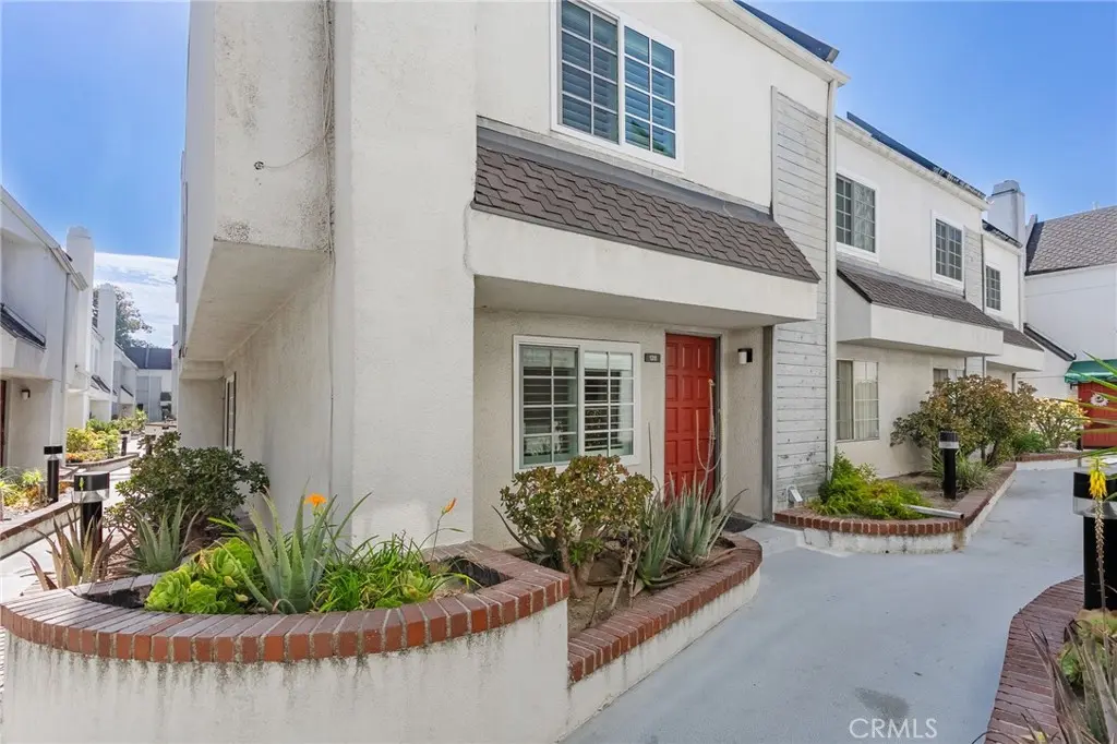 618 N Howard Street 128, Glendale, CA — listing photo 1