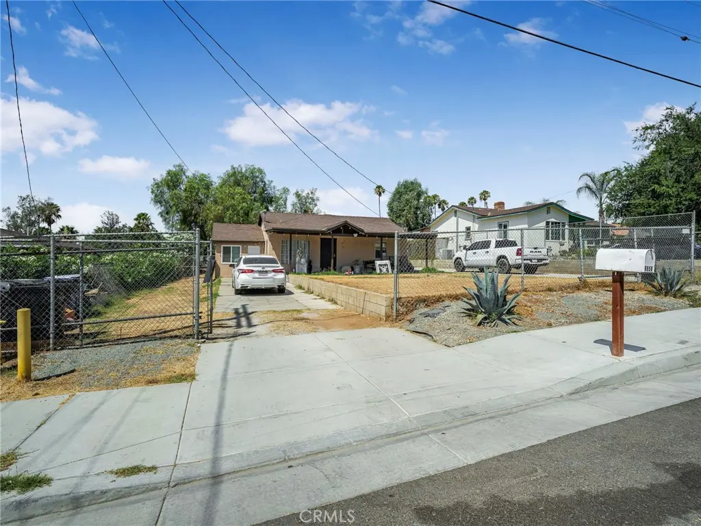 Single Family Residence for sale at 6958 37th Street, Riverside, CA featuring 3 beds and 1 bath