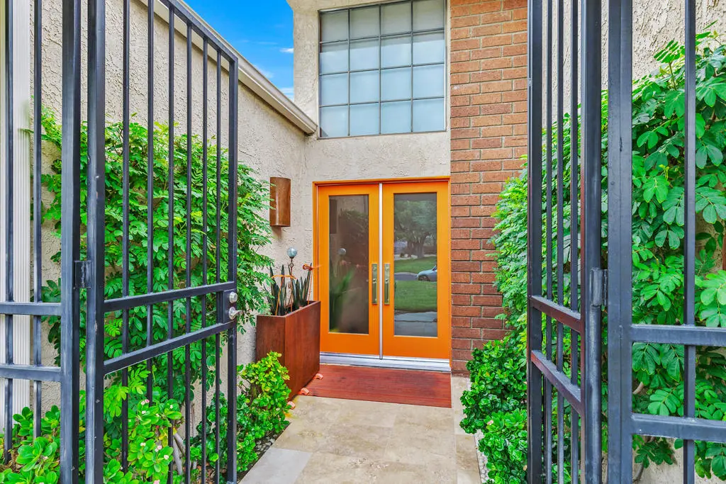 Condominium for sale at 35983 E Paseo Circulo E, Cathedral City, CA featuring 3 beds and 2 baths