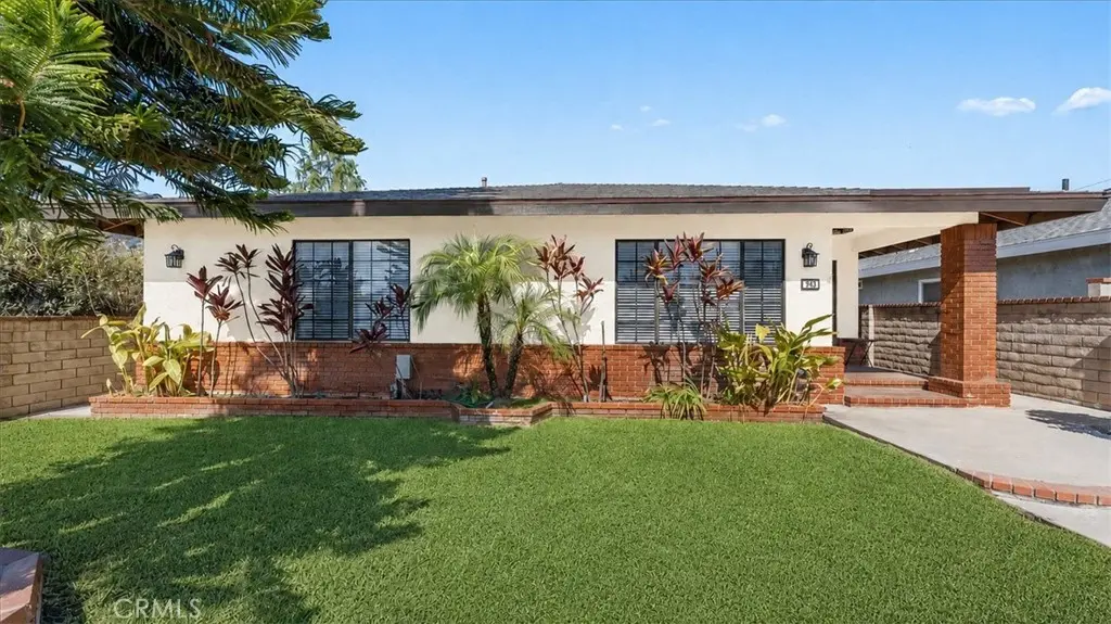Residential Lease for rent at 943 N Orange, Azusa, Los Angeles County, CA featuring 4 beds and 3 baths