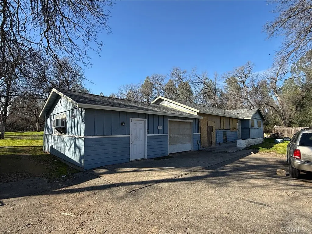 1672 Lake, Redding, CA — listing photo 1