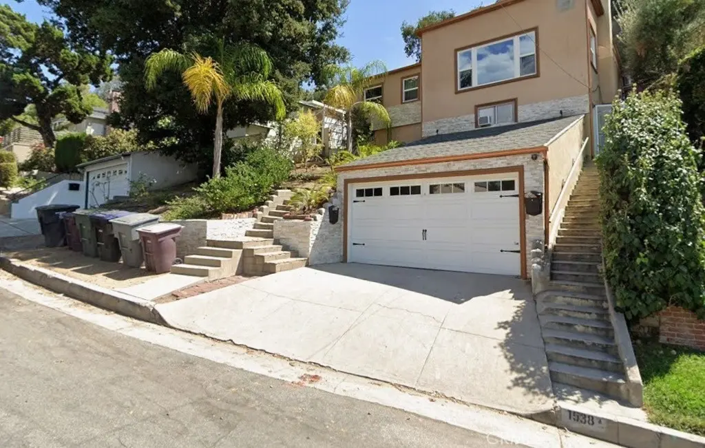 Single Family Residence for sale at 1538 E Maple, Glendale, CA featuring 2 beds and 1 bath