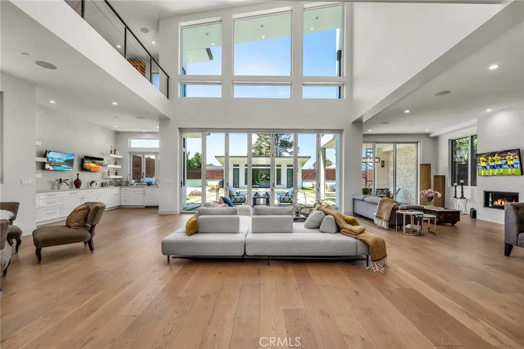 Residential Lease for rent at 503 S Lucia Avenue, Redondo Beach, Los Angeles County, CA featuring 5 beds and 6 baths
