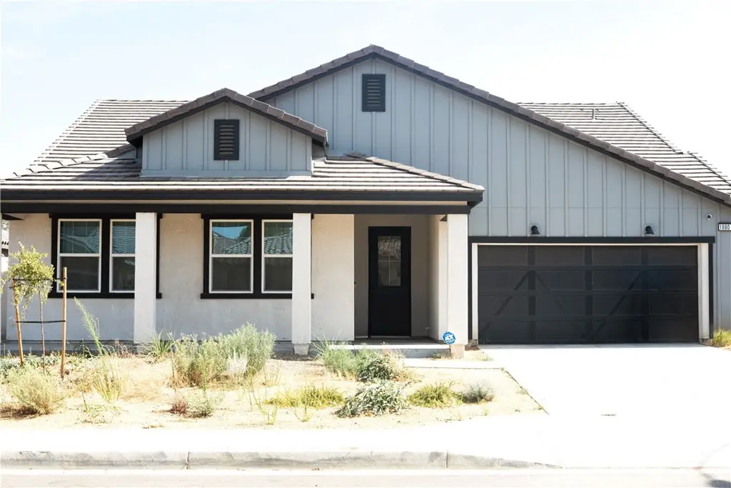 Residential Lease for rent at 1880 Vincent Drive, Palmdale, Los Angeles County, CA featuring 4 beds and 3 baths