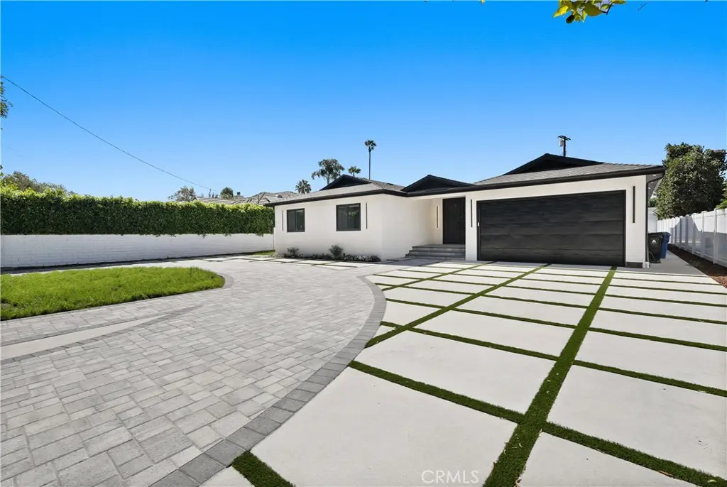 16158 Magnolia Boulevard, Encino, CA — listing photo 1