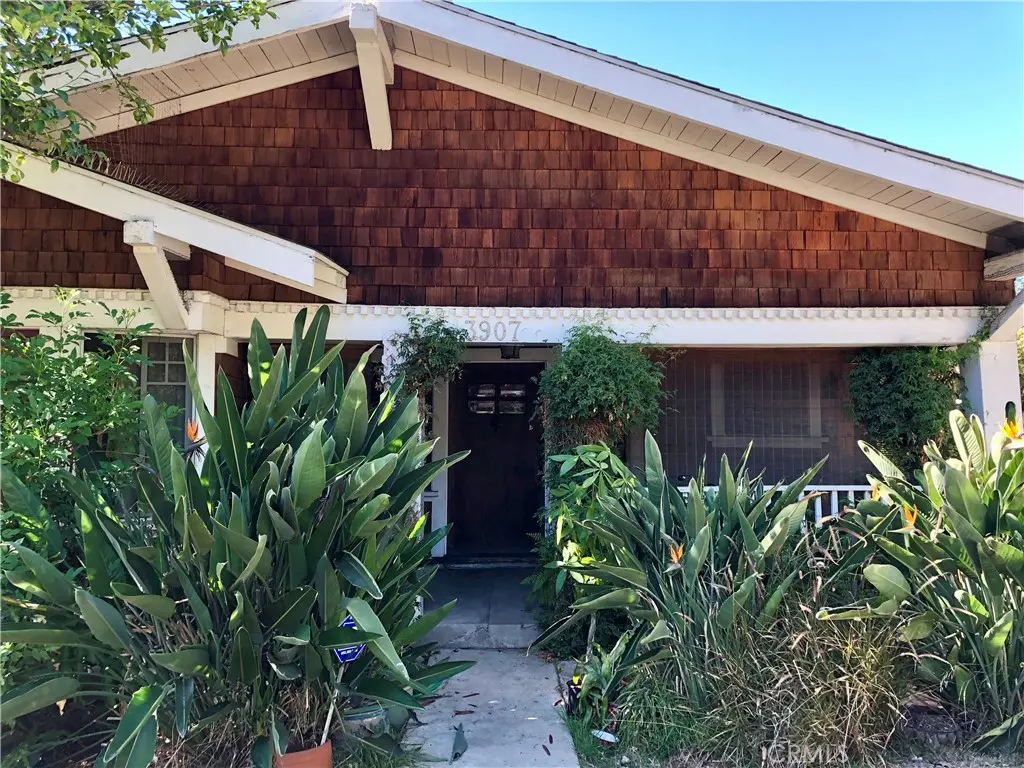 Single Family Residence for sale at 3907 Griffin Avenue, Los Angeles, CA featuring 3 beds and 2 baths