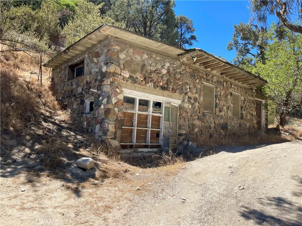 901 Manita, Frazier Park, CA — listing photo 1