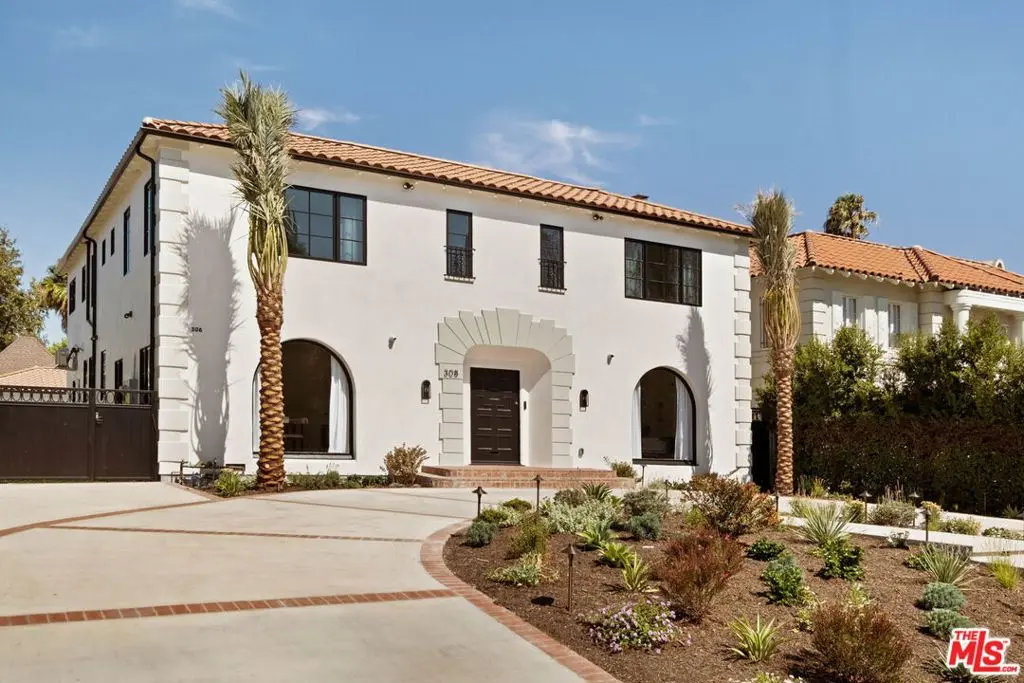 Residential Lease for rent at 308 S Highland Avenue, Los Angeles, Los Angeles County, CA featuring 7 beds and 8 baths
