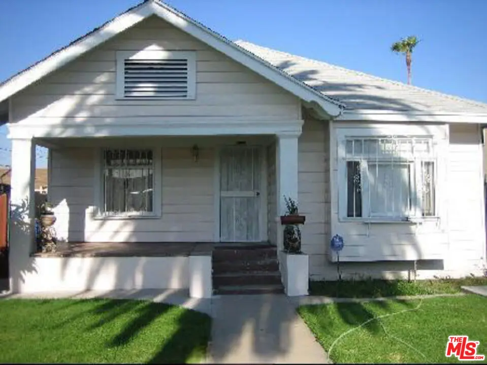 Single Family Residence for sale at 9210 S Figueroa Street, Los Angeles, CA featuring 3 beds and 1 bath