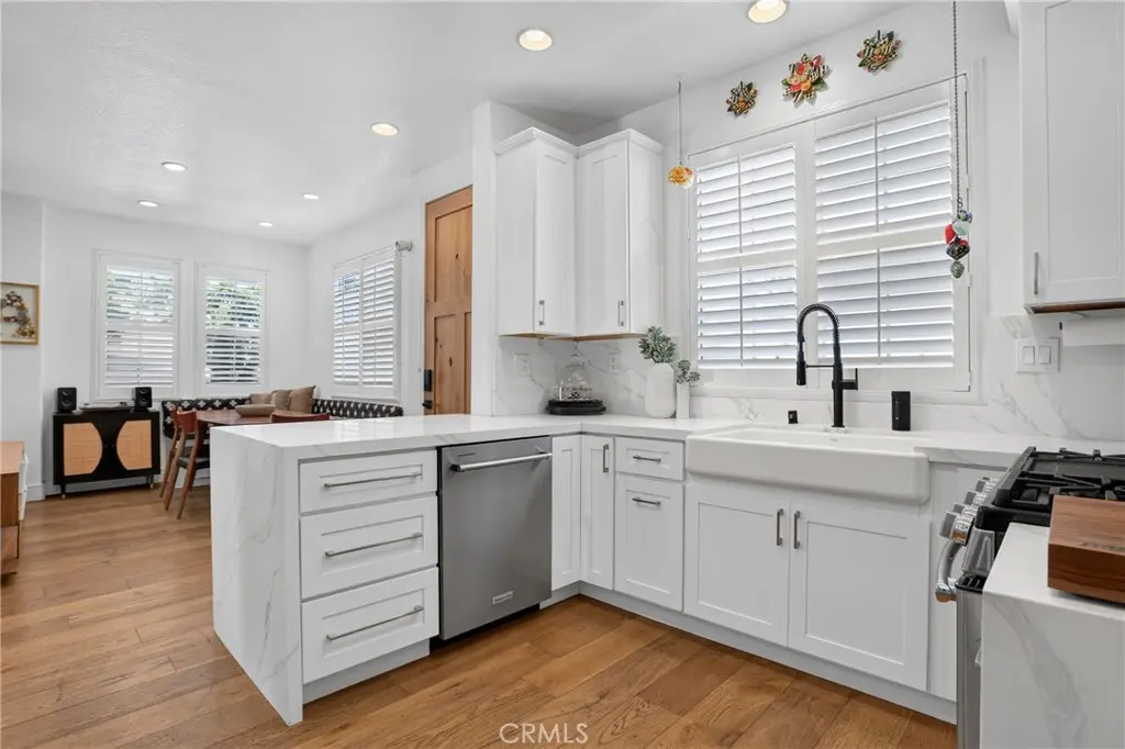 Condominium for sale at 17 Woodcrest, Aliso Viejo, CA featuring 3 beds and 3 baths
