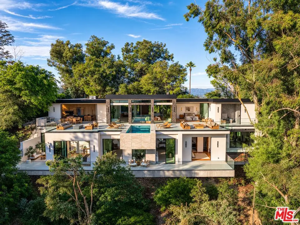 Single Family Residence for sale at 12752 Mulholland Drive, Los Angeles, CA featuring 5 beds and 6 baths