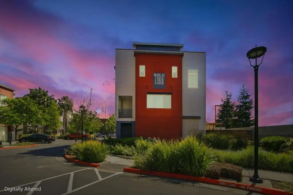 Townhouse for rent at 439 Ellicott Loop, San Jose, CA featuring 4 beds and 3 baths