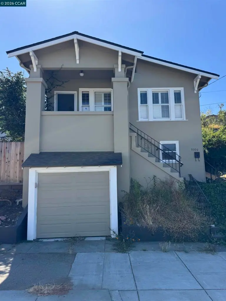 Single Family Residence for sale at 3700 Laguna Ave, Oakland, CA featuring 2 beds and 1 bath