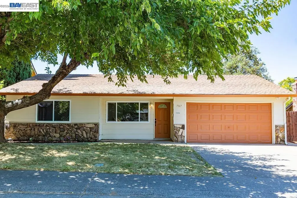 Single Family Residence for sale at 7367 Single Way, Citrus Heights, CA featuring 3 beds and 2 baths