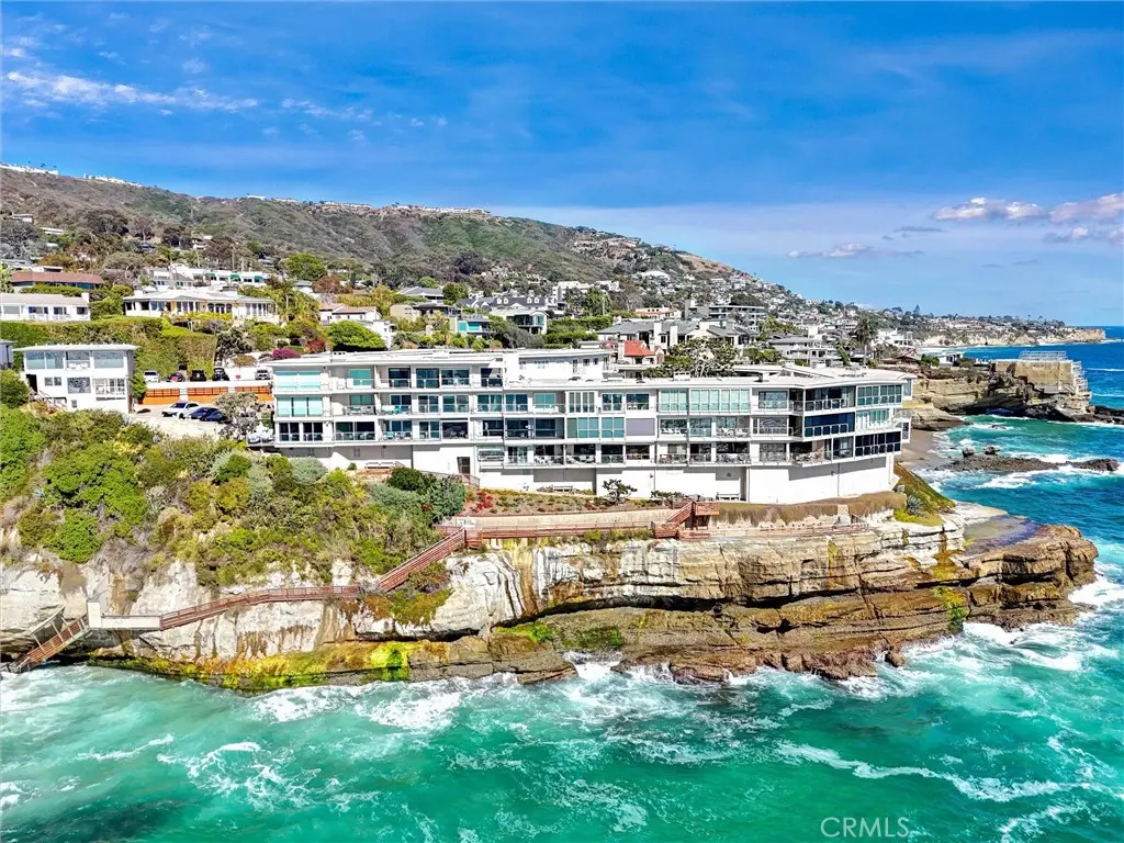 Condominium for rent at 31561 Table Rock 418, Laguna Beach, CA featuring 2 beds and 2 baths