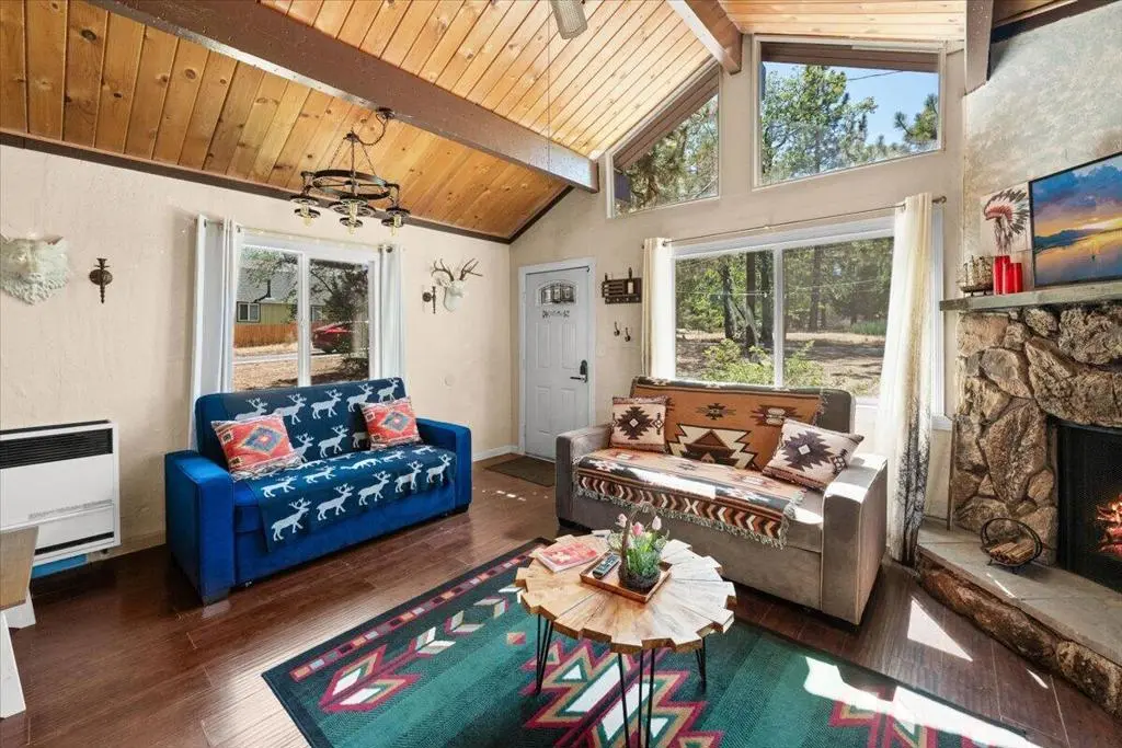 491 Imperial Avenue, Sugarloaf, CA — listing photo 1
