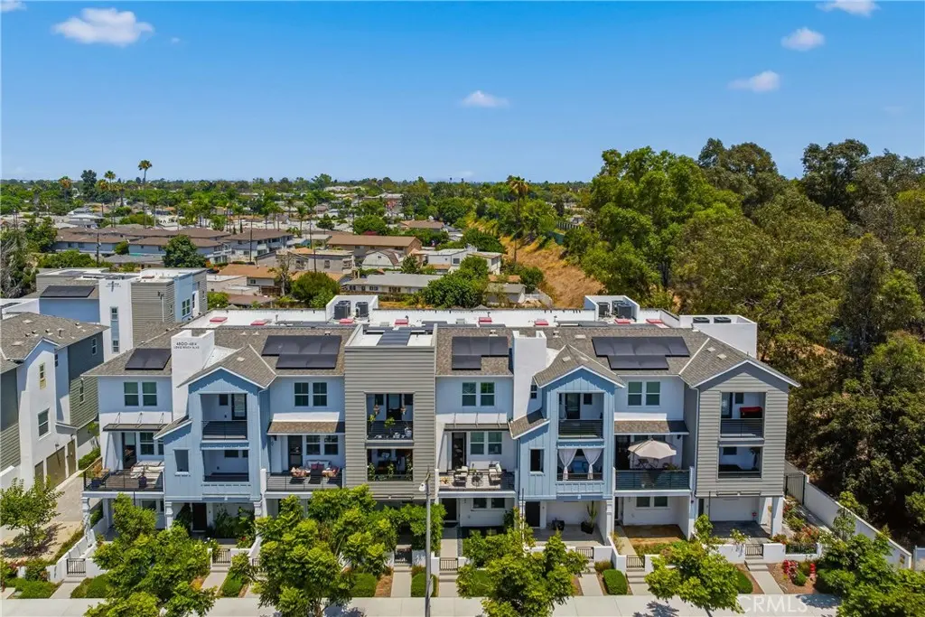 Condominium for sale at 4810 Long Beach, Long Beach, CA featuring 3 beds and 3 baths