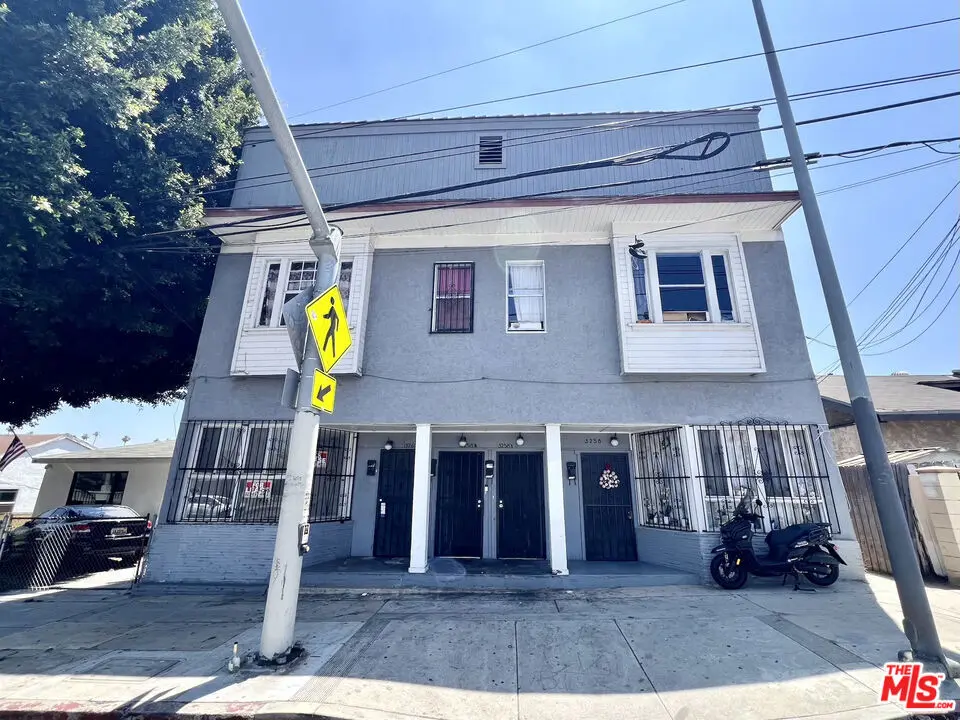 Apartment for rent at 3260 E 4th Street, Los Angeles, CA featuring 2 beds and 1 bath