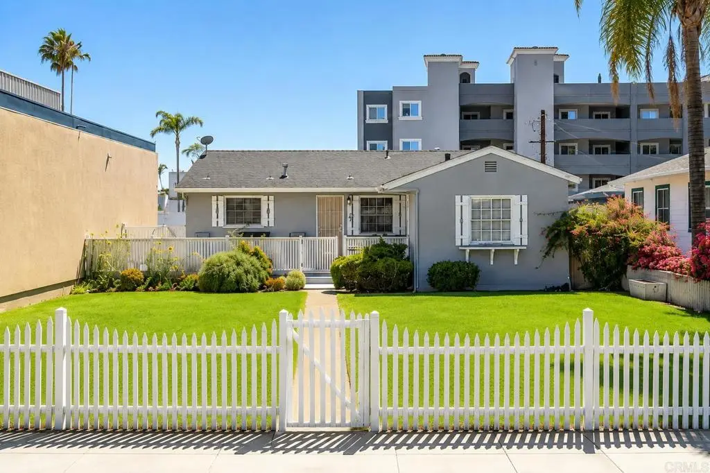 Single Family Residence for sale at 309 N Clementine Street N, Oceanside, CA featuring 3 beds and 2 baths