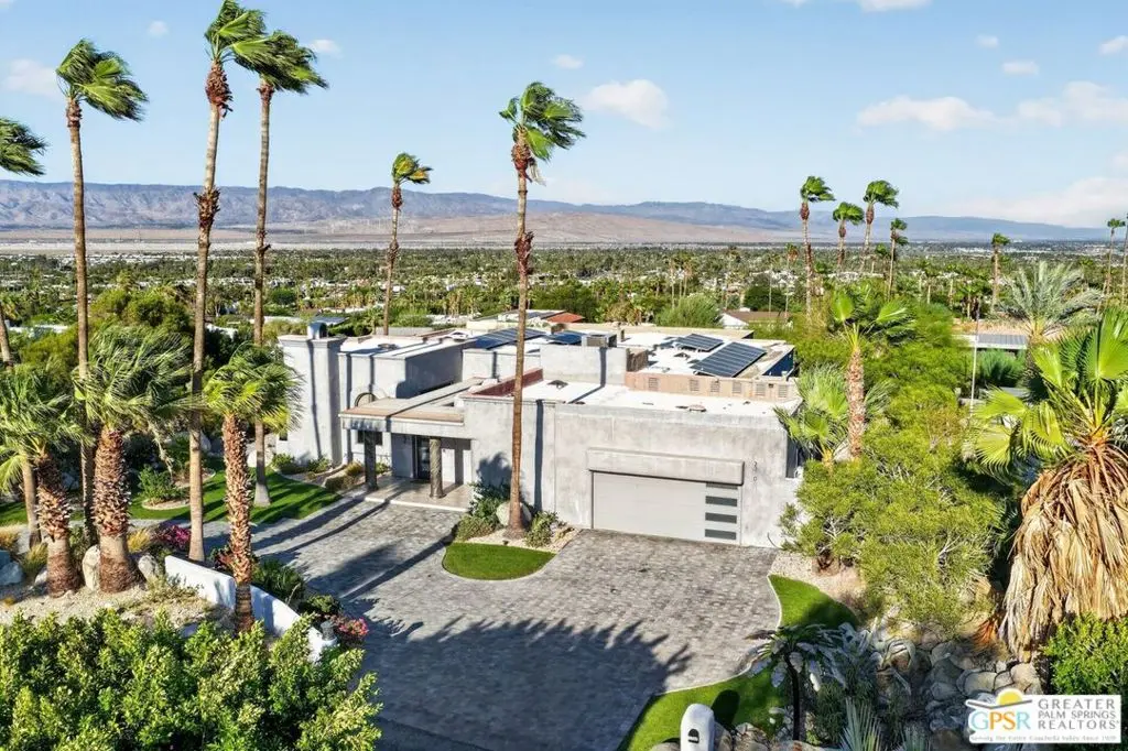 2300 N Vista Drive, Palm Springs, CA — listing photo 1