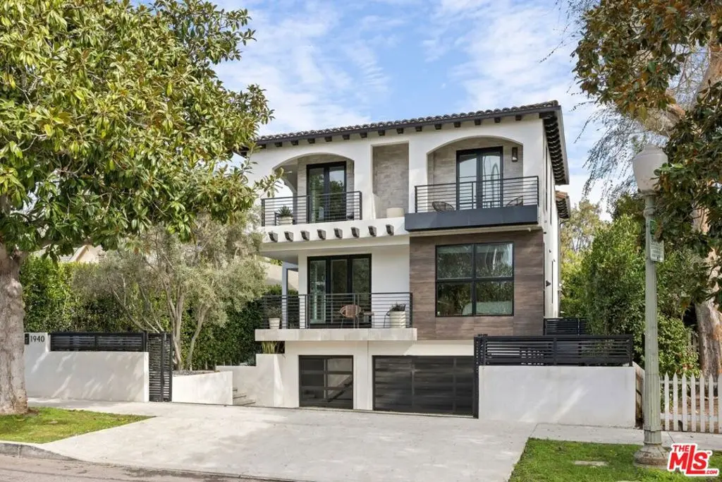 Residential Lease for rent at 1940 Kelton Avenue, Los Angeles, Los Angeles County, CA featuring 5 beds and 7 baths